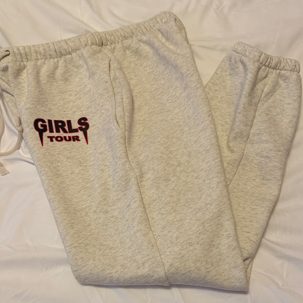 Sorella Girls Tour Logo Heather Grey Cream Jogger Sweatpants Size Small
